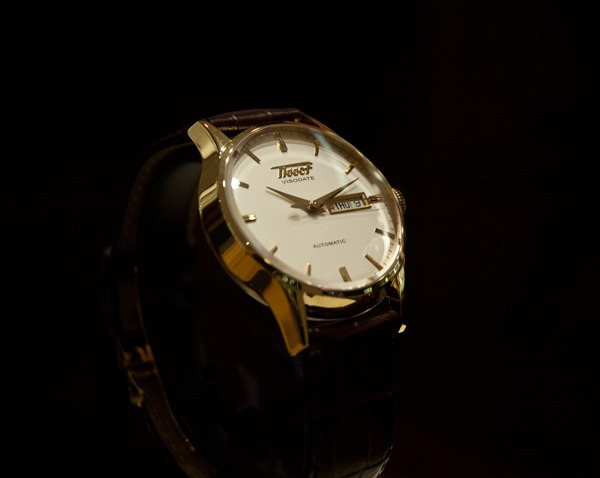 Je recherche ma première vraie montre (500 euros max) j'ai besoin d'aide ! Tissot-Heritage-Visodate-Automatic-1