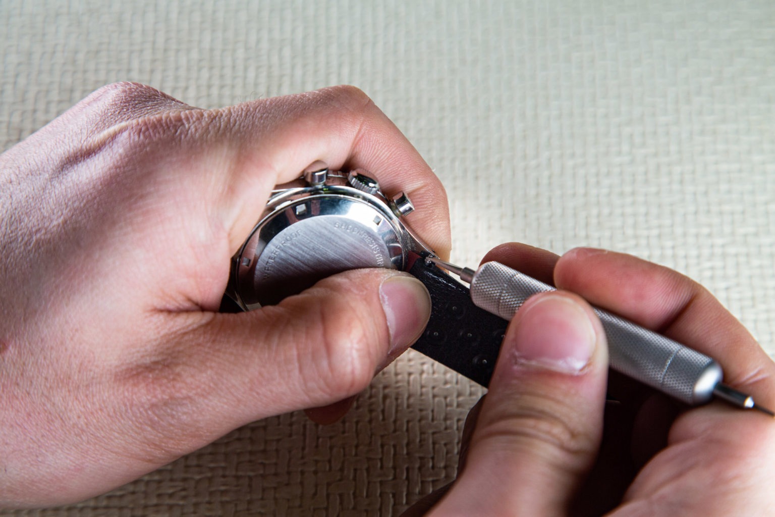 Comment enlever et changer son bracelet de montre